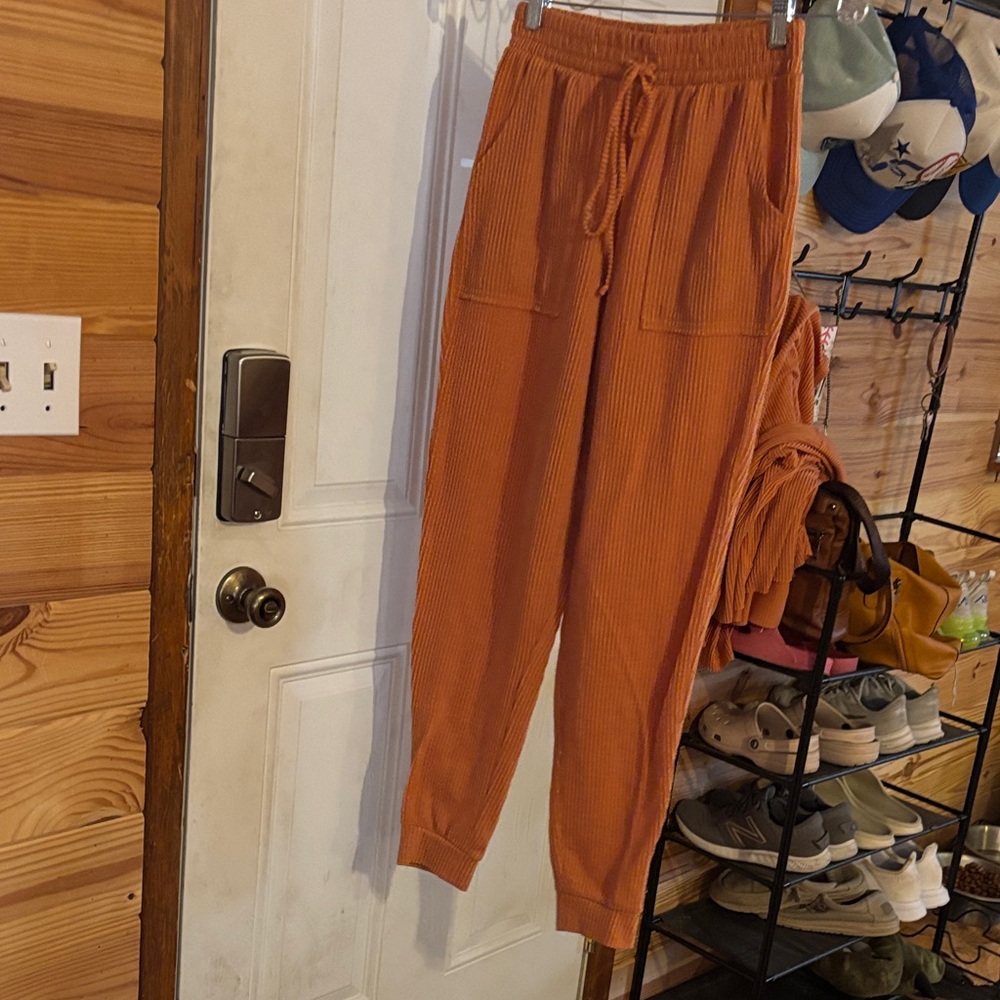 Orange Ribbed Lounge Set - Picture 4 of 4